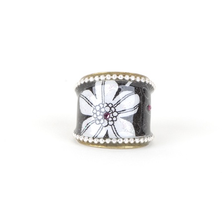 Round ring with white flower