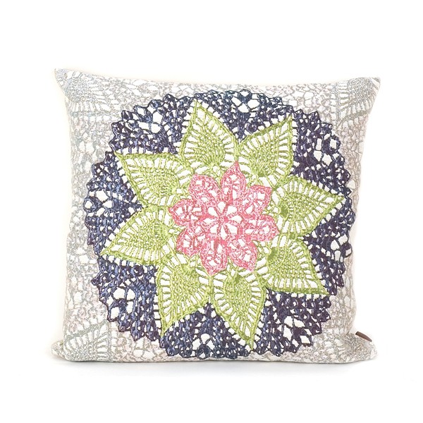 Cushion Crochet Zoom