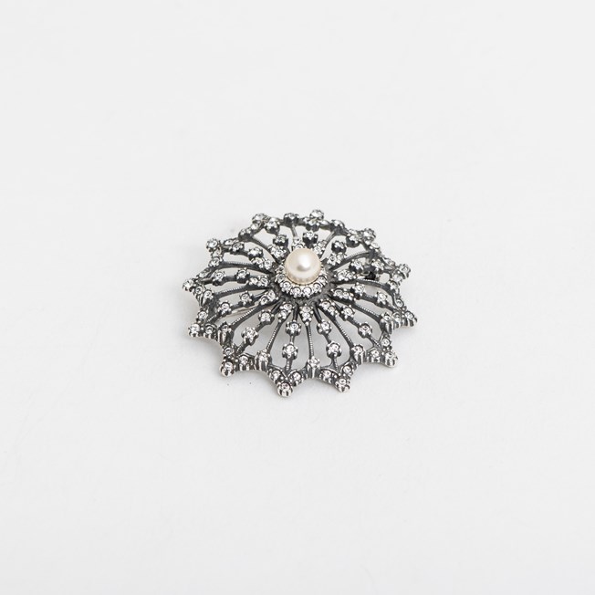 Brooch Revival with Pearl