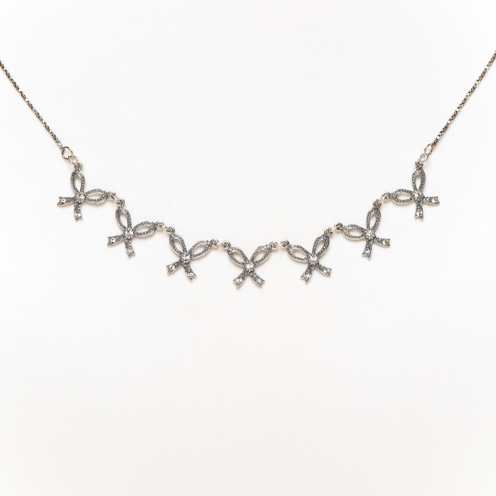 Necklace Bow
