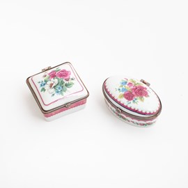 Set of 2 Porcelain Boxes Red Roses and Blue Flowers