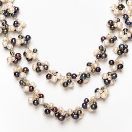 Necklace Pearls White/Black Ocean Mystery