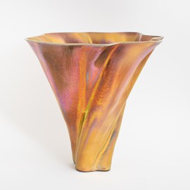 Ceramic vase Openness