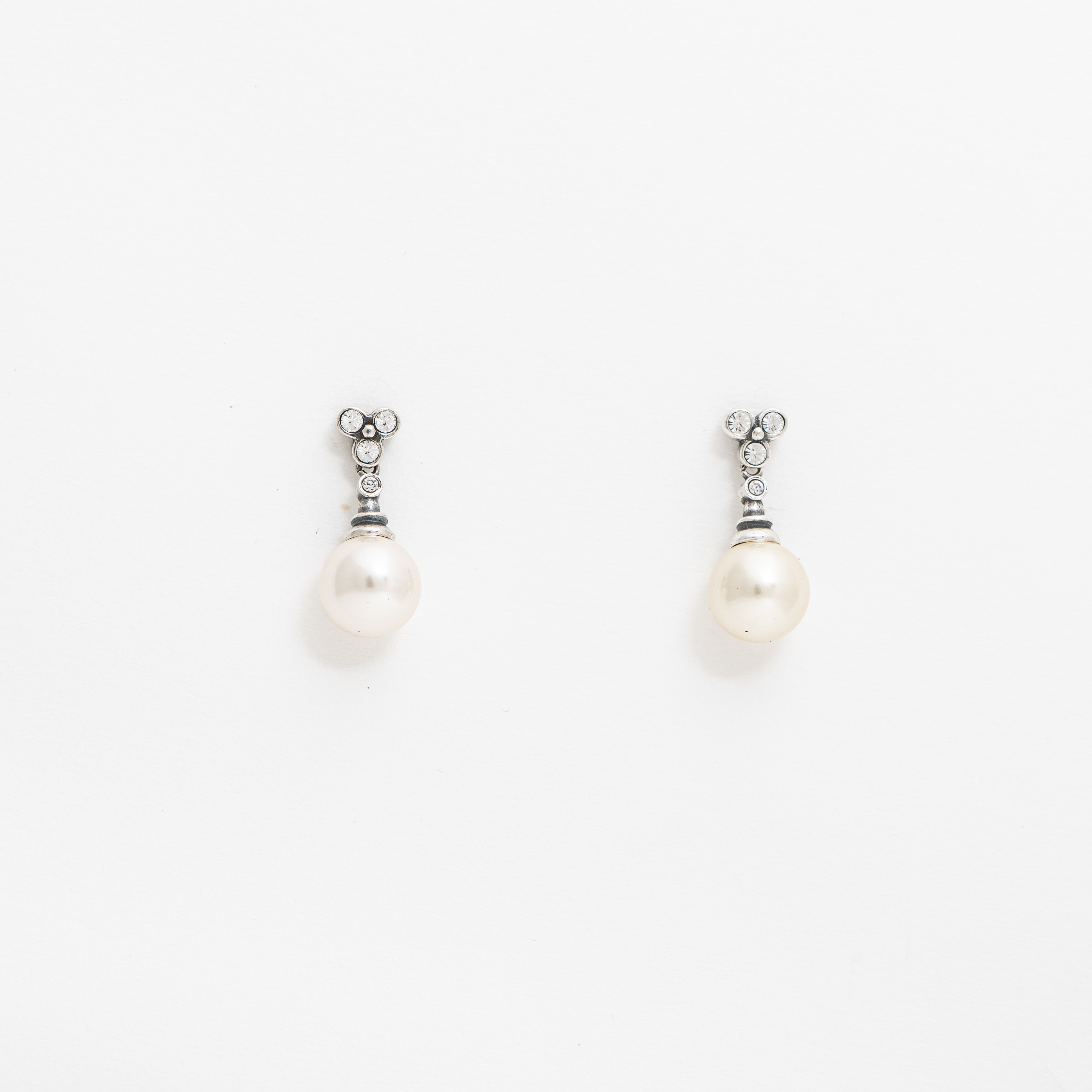 Ear Studs Pearls Graceful
