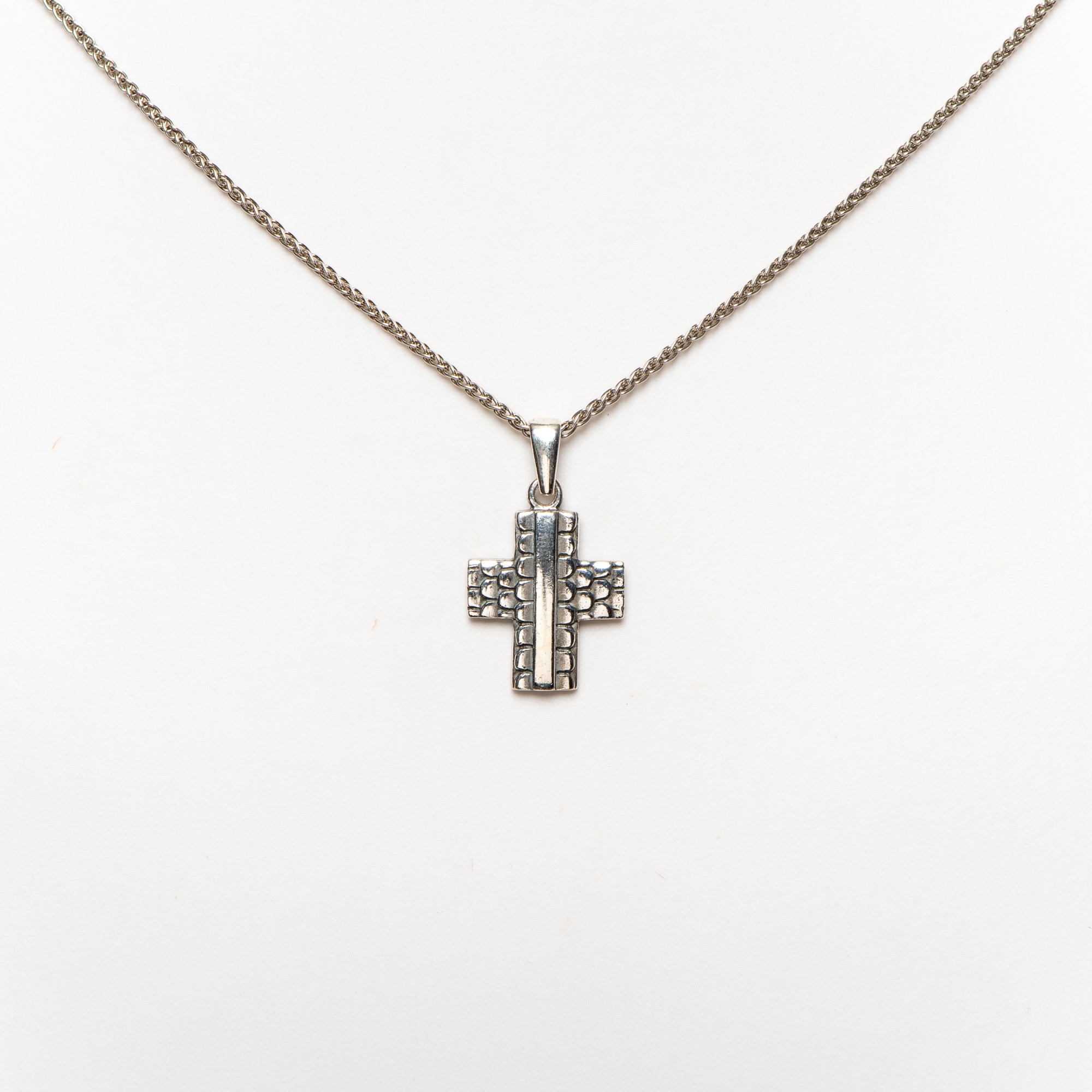 Crucifix Pendant Lizard