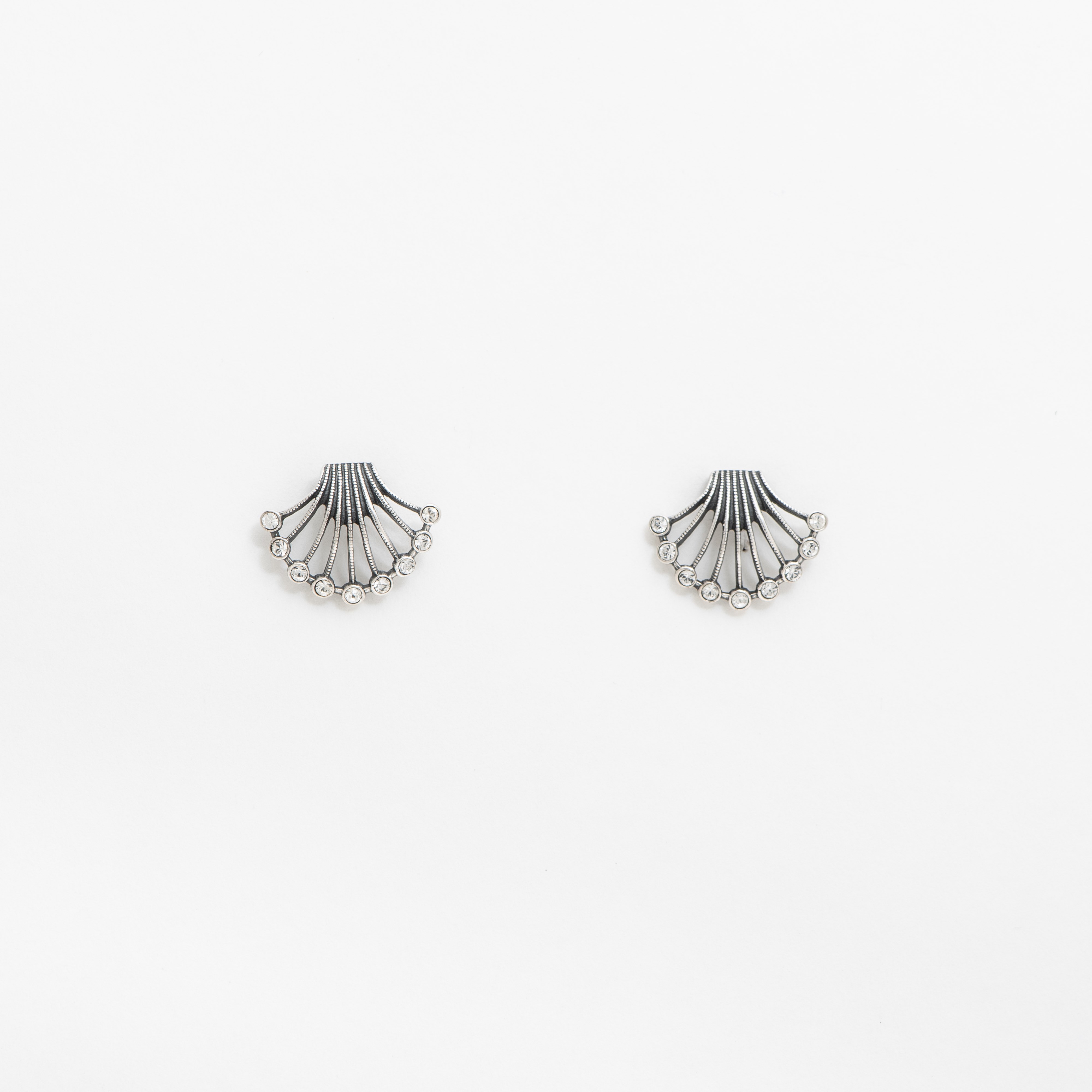 Ear Studs Shell with Swarovski Crystals