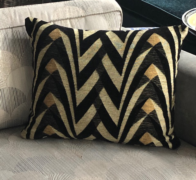 Cushion Parabola Wide