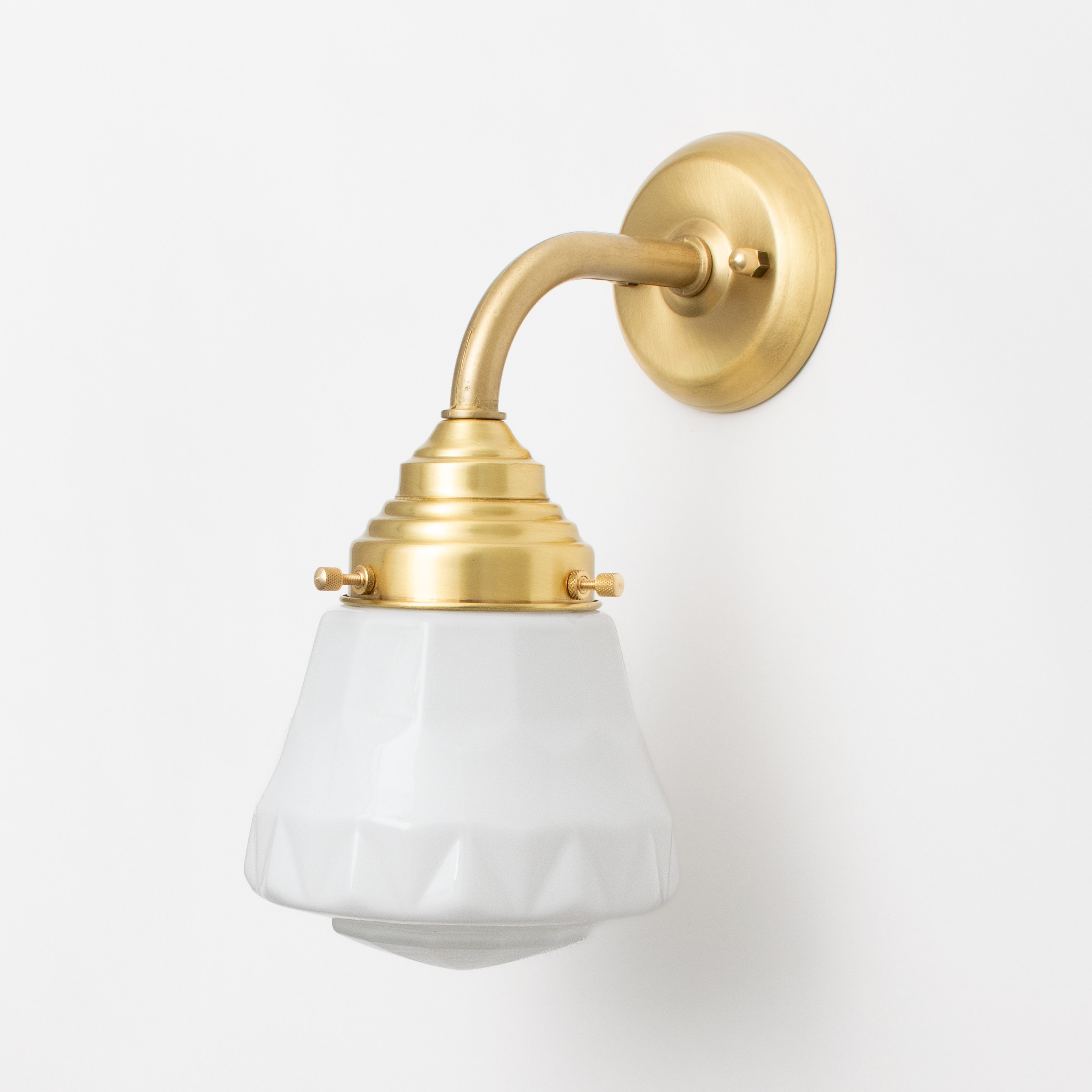 Wall Lamp Bold Curve Brass