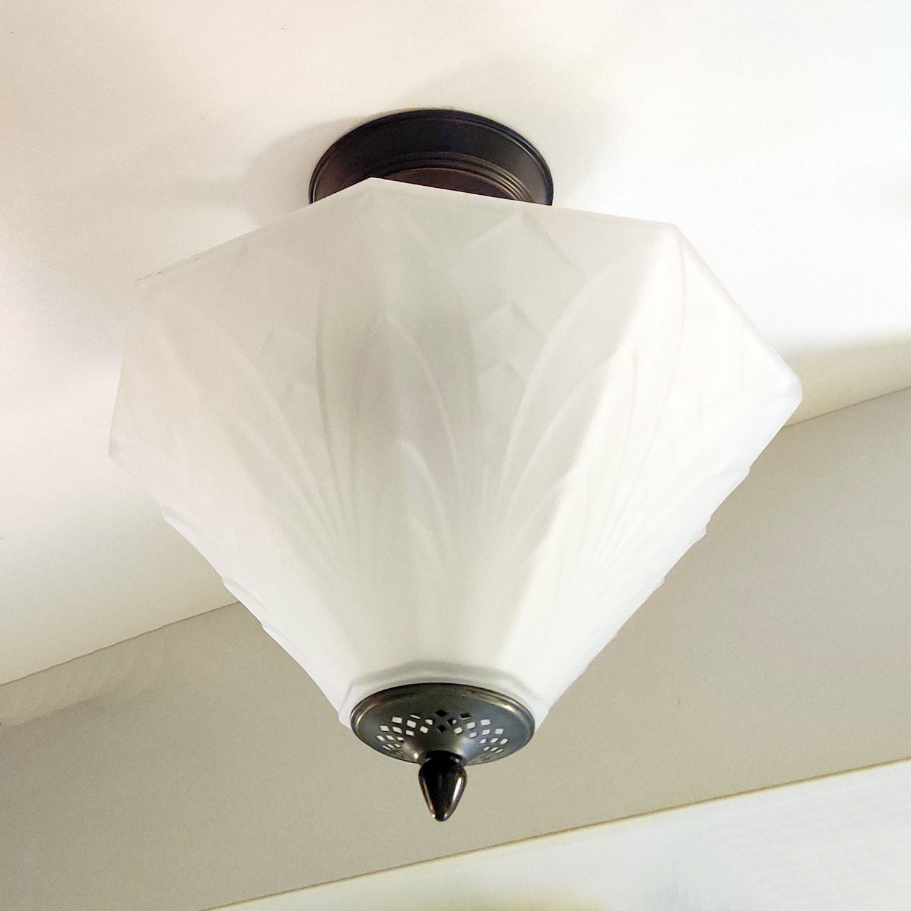 Extended Ceiling Light Twinkling