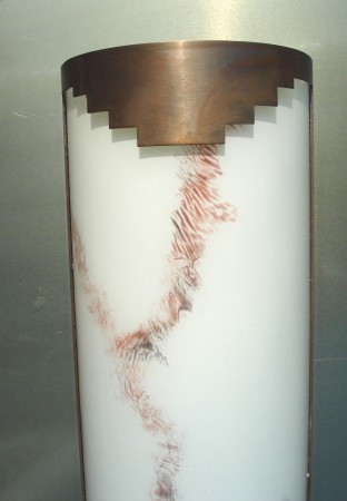Wall lamp Aruba with bronze finish and creamwhite marbled glass wit rusty grain