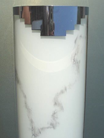 Wall lamp Aruba with creamwhite glass with grey grain and shiny nickel finish