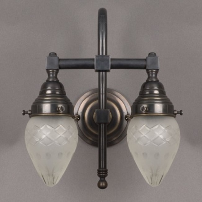 Bronze bathroom wall lamp large bow with 2 etched, ellips shaped glass shades